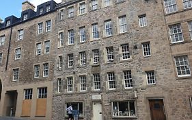 Canongate - Spacious And Historic 2 Bed Flat On Royal Mile